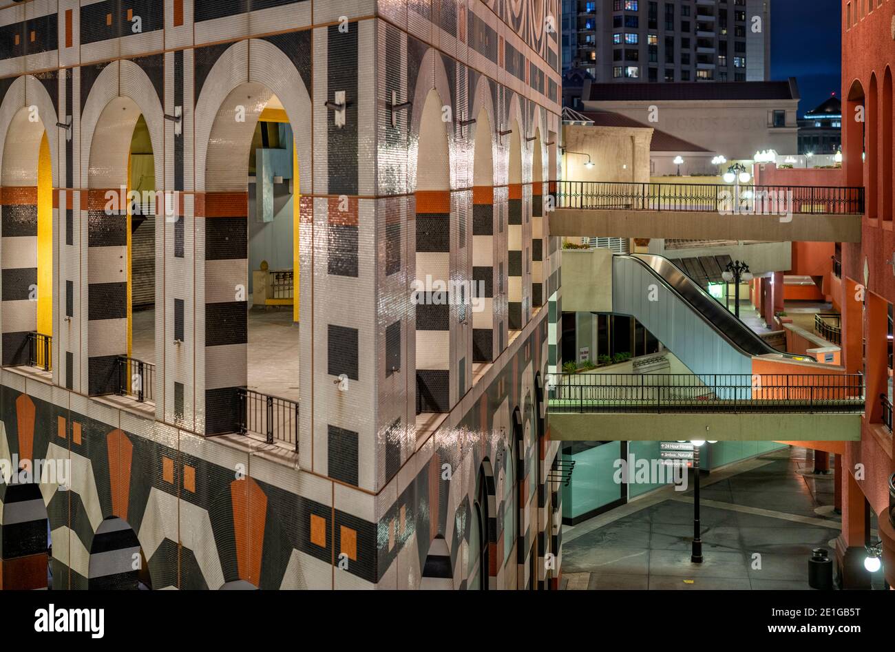 Centre commercial Horton Plaza, 324 Horton Plaza, San Diego, Californie, États-Unis. Terminé en 1985. Banque D'Images