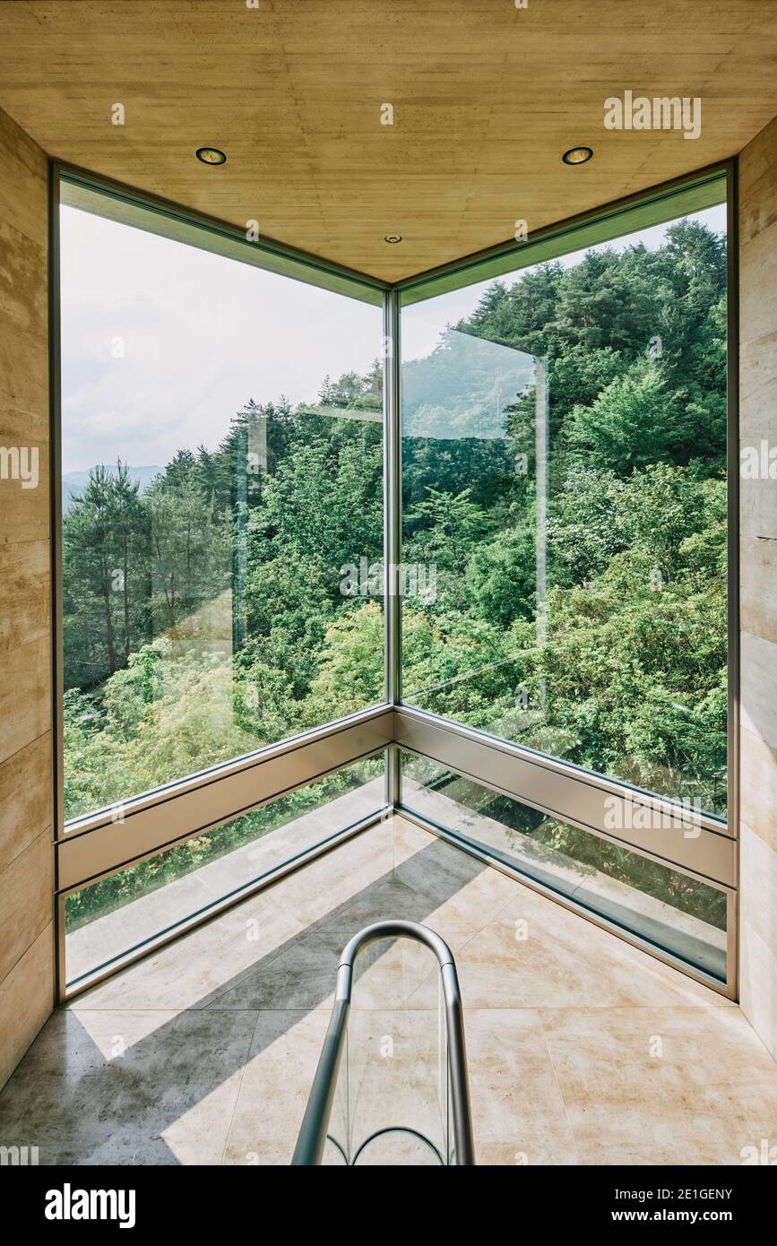 Musée Miho, préfecture de Shiga, Japon. 80% du musée a été créé sous terre pour préserver son environnement naturel. Banque D'Images