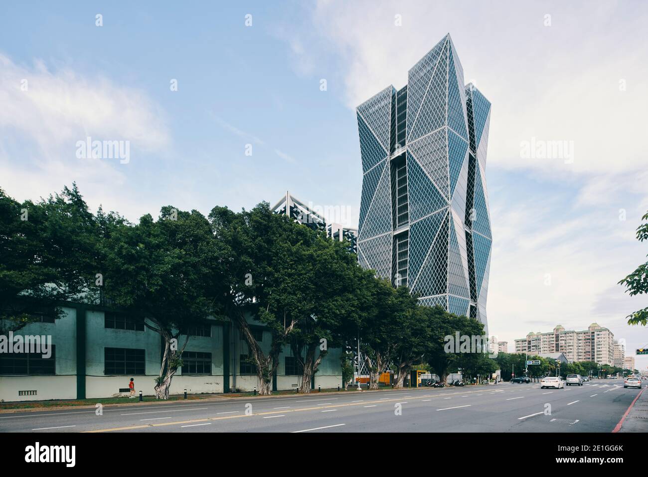 Vue extérieure du siège social de China Steel Corporation, un gratte-ciel avec un mur-rideau double en forme de diamant à Kaohsiung, Taïwan. Banque D'Images