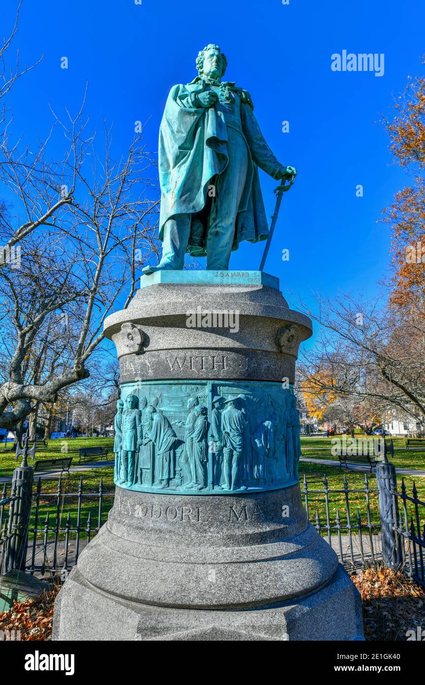 Monument au Commodore Matthew C Perry à Touro Park à Newport, Rhode Island. Banque D'Images