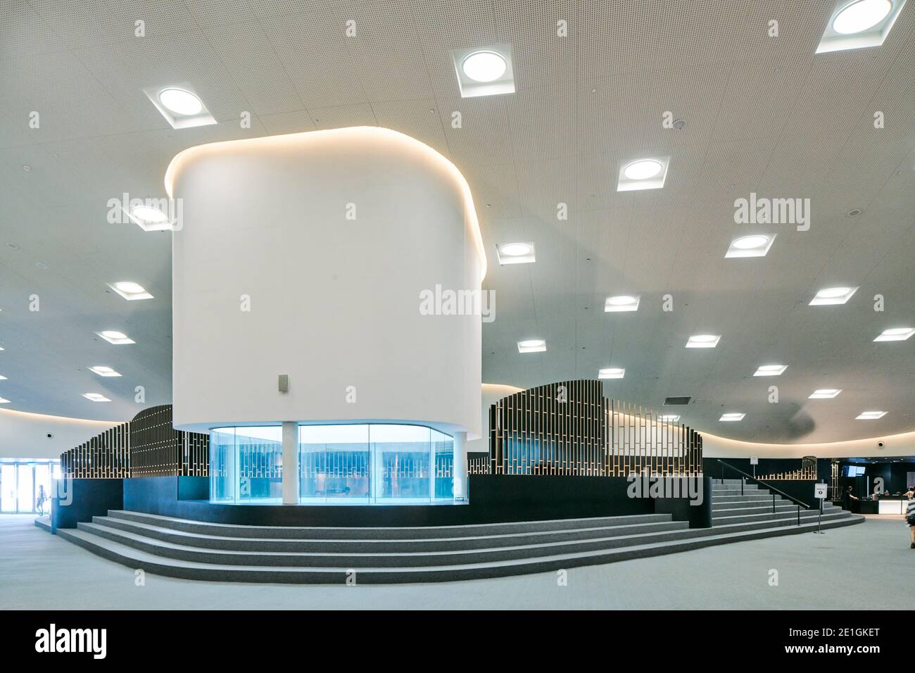 Vue intérieure du Centre national des arts de Kaohsiung, dans le parc métropolitain de Weiwuying, Kaohsiung, Taïwan. Banque D'Images