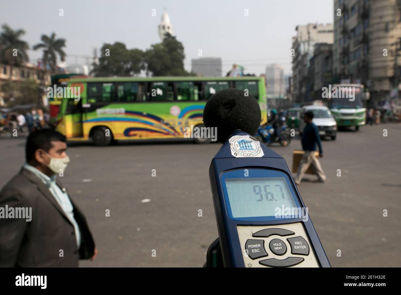 DHAKA, BANGLADESH - JANVIER 07: Un sonomètre vu dans la rue pour mesurer le niveau de bruit à Dhaka, Bangladesh, le 07 janvier 2020. La pollution sonore a Banque D'Images