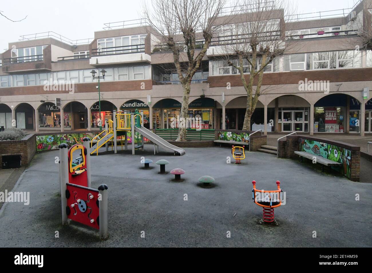 Bristol, Royaume-Uni. 07 janvier 2021. Météo Royaume-Uni. Le centre commercial Nailsea Crown de la place dispose d'une zone où les enfants peuvent jouer pendant qu'ils font du shopping avec leurs familles, mais comme vous pouvez le voir, il N'y a PAS D'ENFANTS et de familles à faire du shopping en raison de Covid 19 National Lockown, et TOUTES LES ÉCOLES sont fermées. Crédit photo : Robert Timoney/Alay Live News Banque D'Images