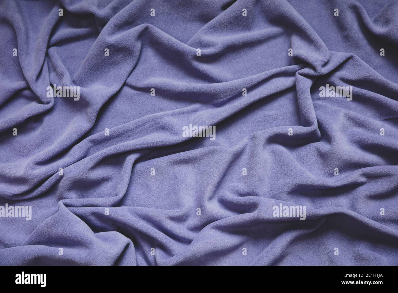 Détail de la couverture en polaire froissés, mise au point dans les plis et les plis Banque D'Images