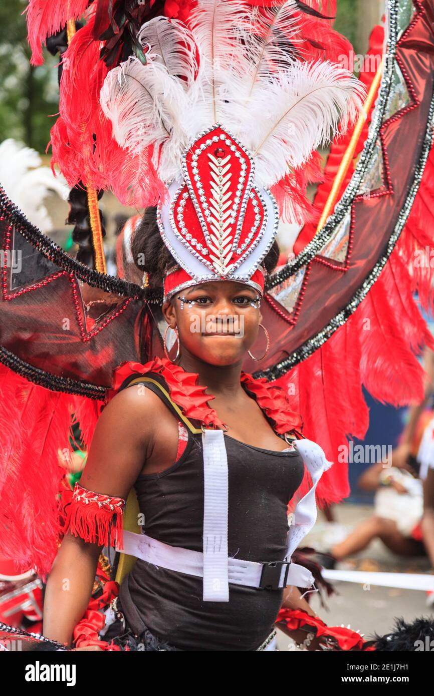 Caribbean Girls In Carnival Costumes Banque De Photographies Et D caribbean-girls-in-carnival-costumes-banque-de-photographies-et-d