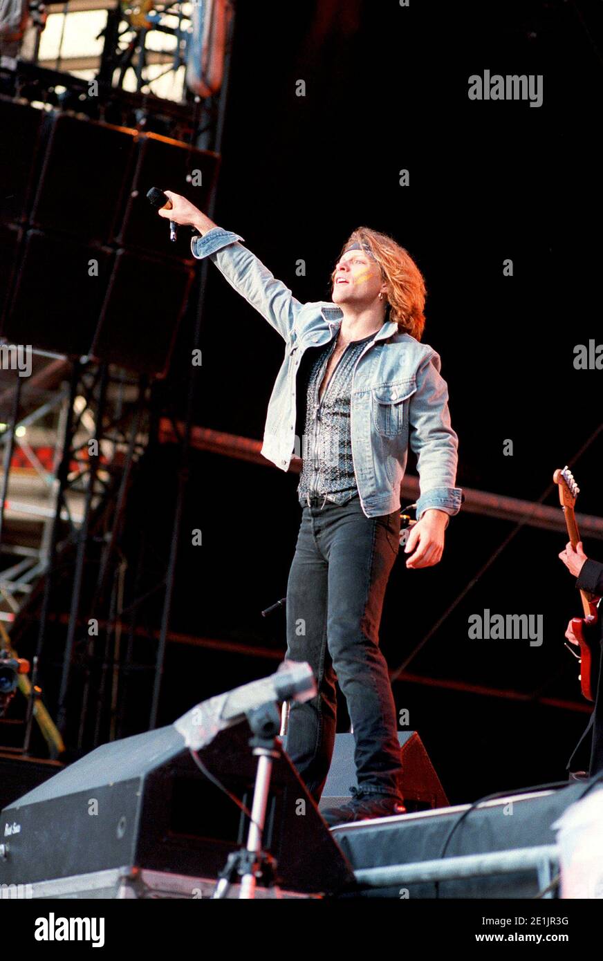 Bon Jovi en concert au stade Wembley à Londres, Royaume-Uni. 26 juin 1995  Photo Stock - Alamy