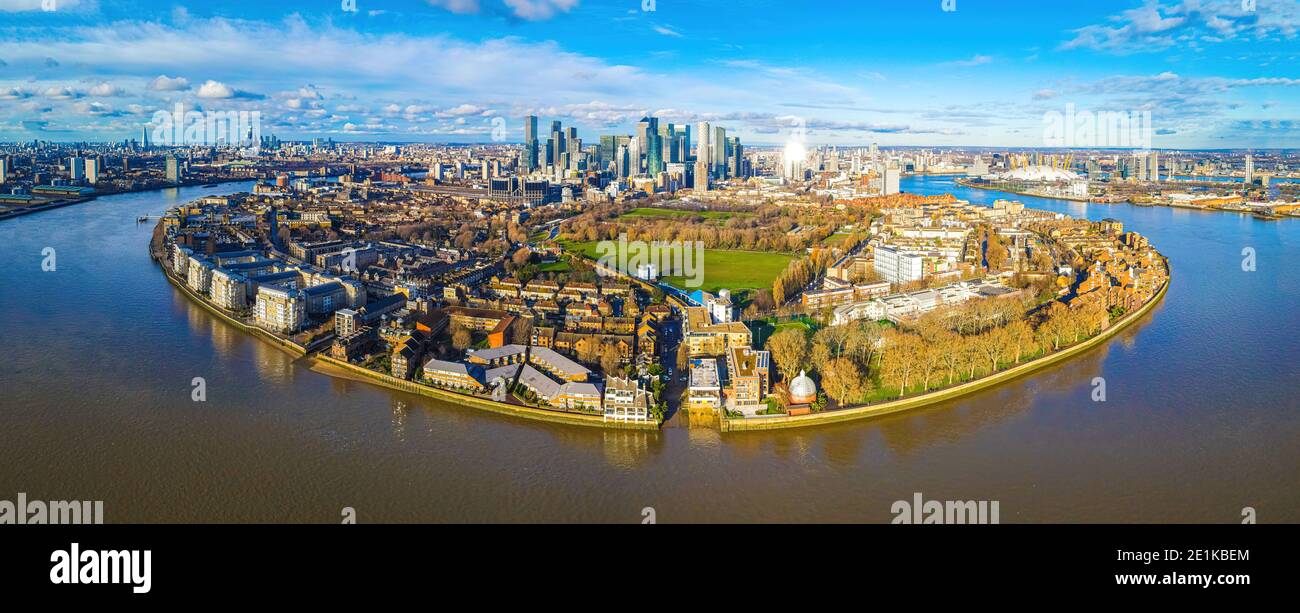 Vue aérienne de Canary Wharf, le quartier central des affaires de Londres sur l'île des chiens, Royaume-Uni Banque D'Images