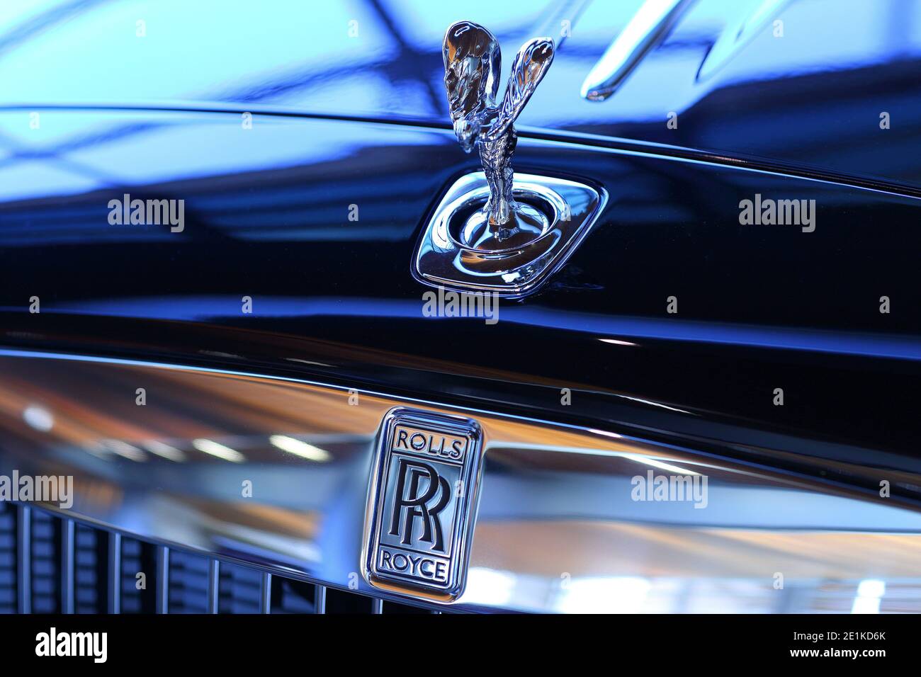 Royaume-Uni / West Sussex / Rolls-Royce Motor Cars / White Glove chaufeur’s Day /The Spirit of Ecstasy est l’ornement de capot sur les Rolls-Royce cars. Banque D'Images