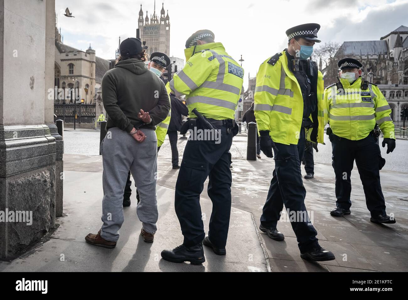 Coronavirus : des arrestations sont effectuées au cours d'une tentative de manifestation anti-verrouillage sur la place du Parlement, à Londres, contre les restrictions actuelles en matière de lock-down. Banque D'Images