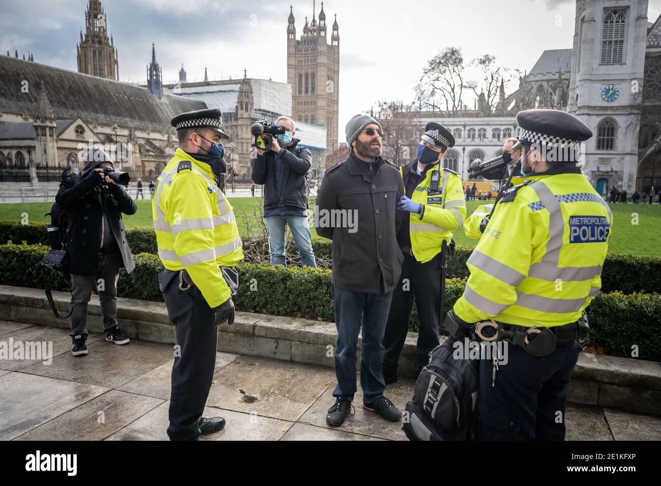 Coronavirus : des arrestations sont effectuées au cours d'une tentative de manifestation anti-verrouillage sur la place du Parlement, à Londres, contre les restrictions actuelles en matière de lock-down. Banque D'Images