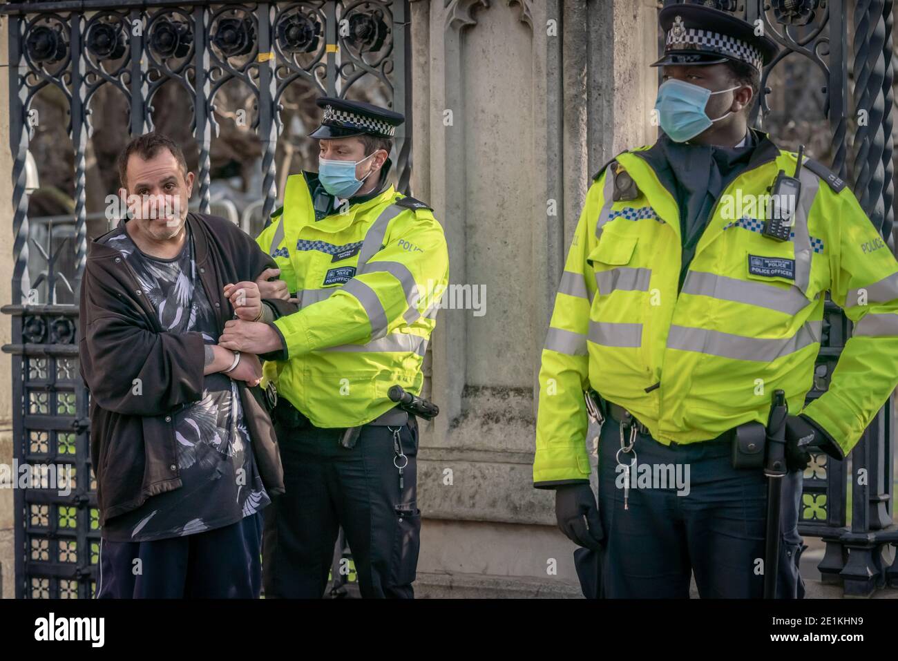 Coronavirus : des arrestations sont effectuées au cours d'une tentative de manifestation anti-verrouillage sur la place du Parlement, à Londres, contre les restrictions actuelles en matière de lock-down. Banque D'Images