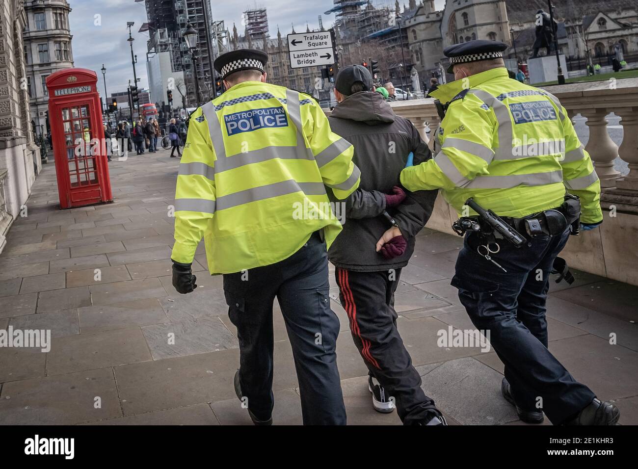 Coronavirus : des arrestations sont effectuées au cours d'une tentative de manifestation anti-verrouillage sur la place du Parlement, à Londres, contre les restrictions actuelles en matière de lock-down. Banque D'Images