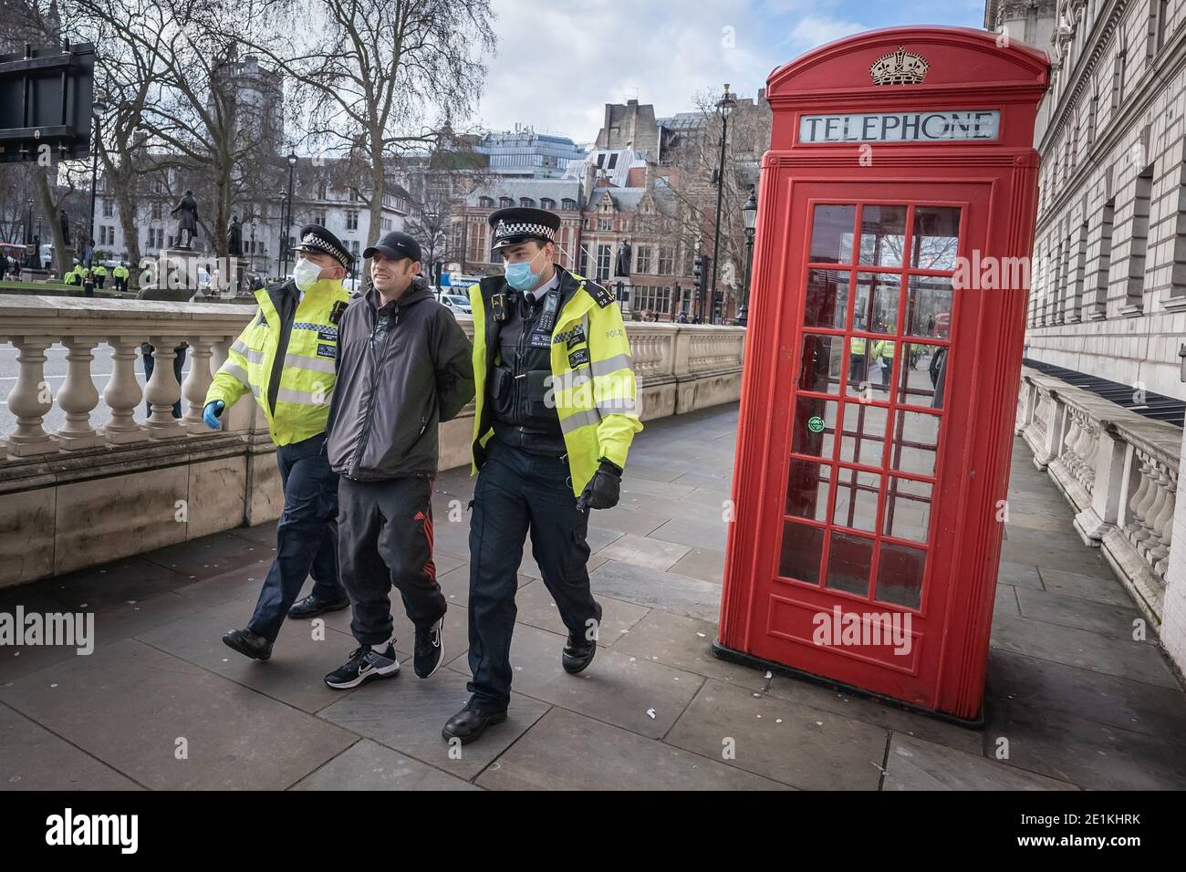 Coronavirus : des arrestations sont effectuées au cours d'une tentative de manifestation anti-verrouillage sur la place du Parlement, à Londres, contre les restrictions actuelles en matière de lock-down. Banque D'Images