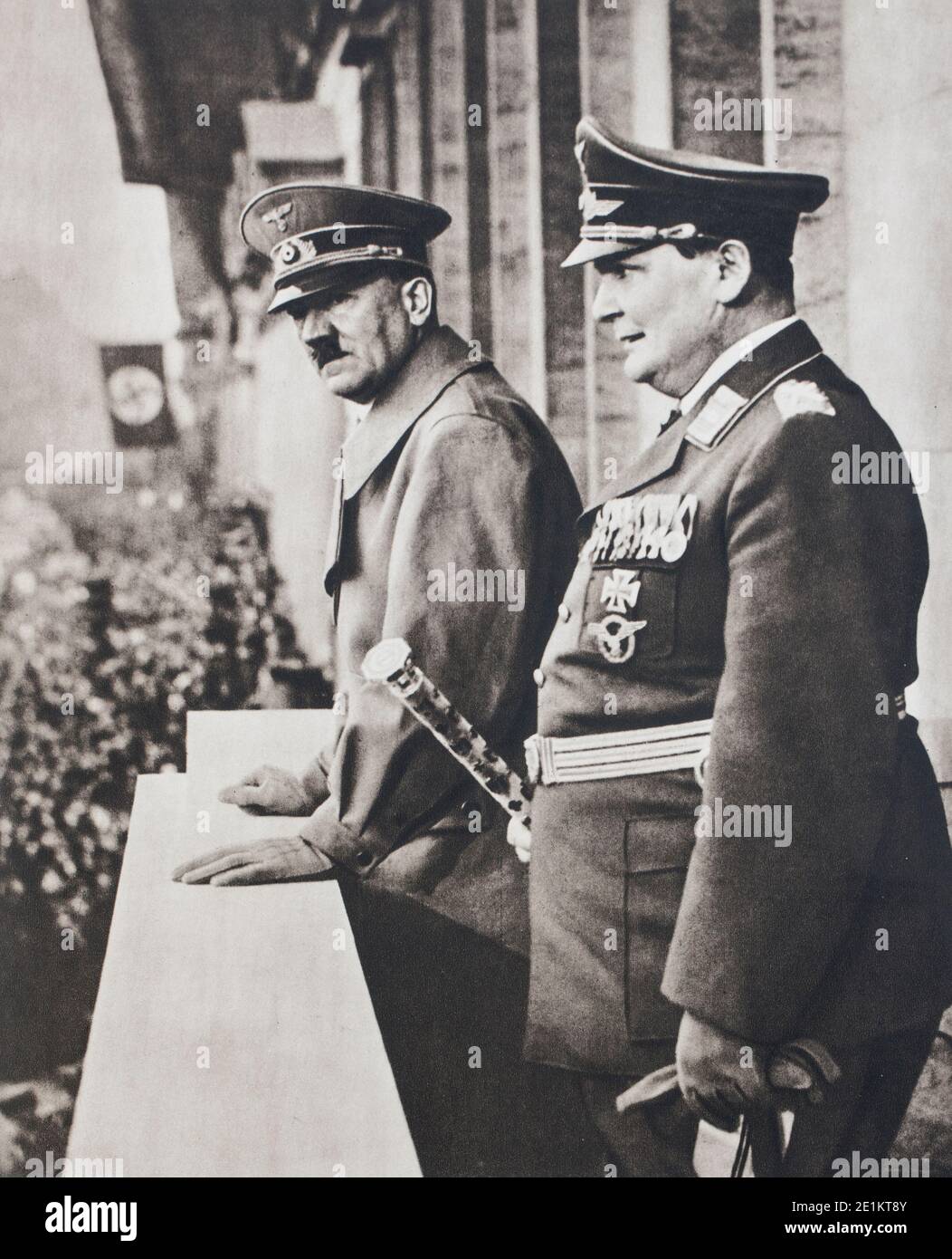 Fuhrer Adolf Hitler, commandant en chef des armées du troisième Reich, et le maréchal Hermann Goeverring, président du Conseil des ministres Banque D'Images