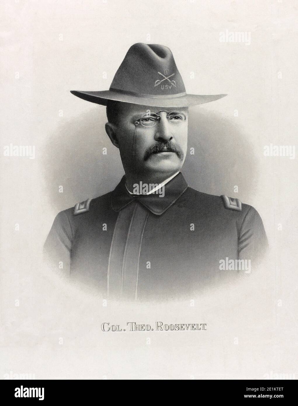 Photographie vintage montrant le colonel Theodore Roosevelt, portrait tête-et-épaules, portant l'uniforme USV. ÉTATS-UNIS. 1898 Banque D'Images