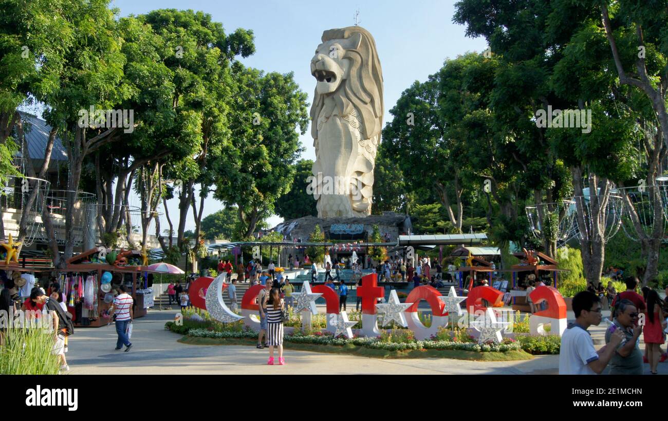 Singapour - juillet 10 2012 : statue du Merlion de Singapour sur l'île de Sentosa Banque D'Images