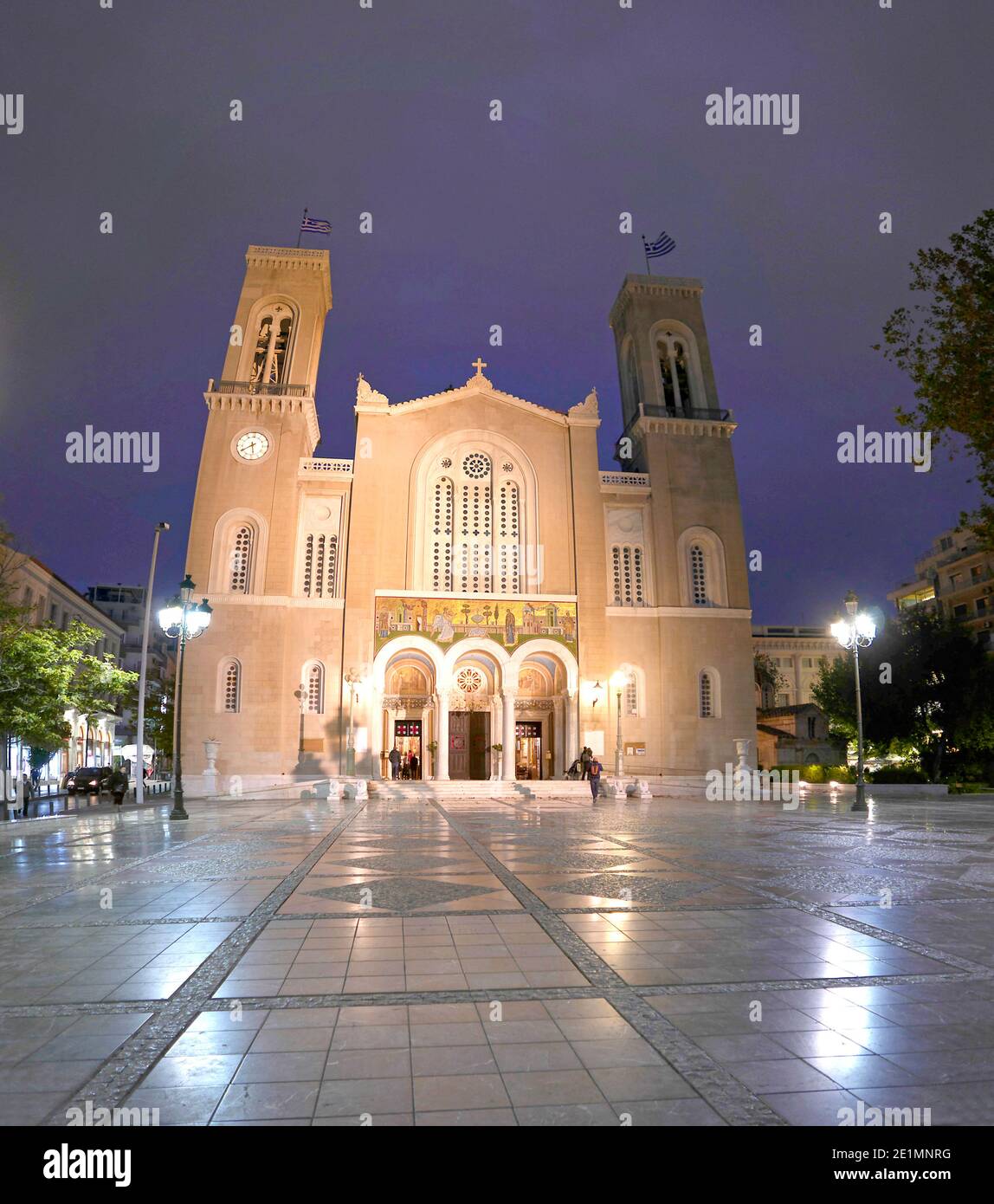 Grèce Athènes Cathédrale d'Athènes à Plaka au crépuscule Banque D'Images