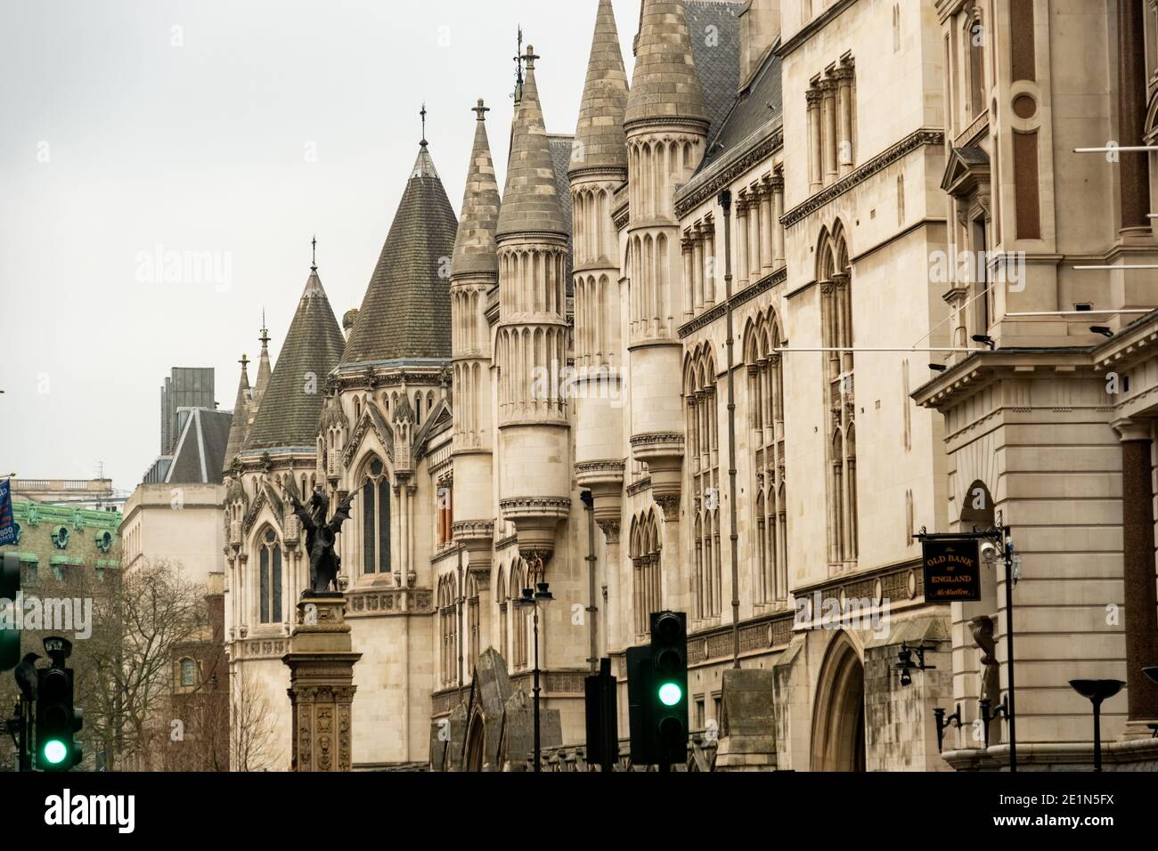 Londres -cours royales de justice sur Fleet Street Banque D'Images
