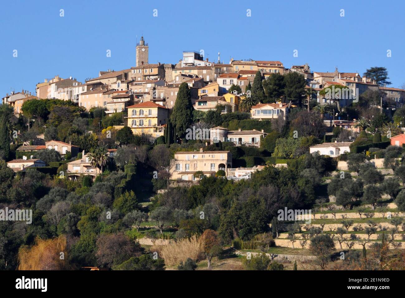 France, côte d'azur, Mougins, ce magnifique village médiéval se dresse entre pins et oliviers, Pablo Picasso y vit 15 ans. Banque D'Images