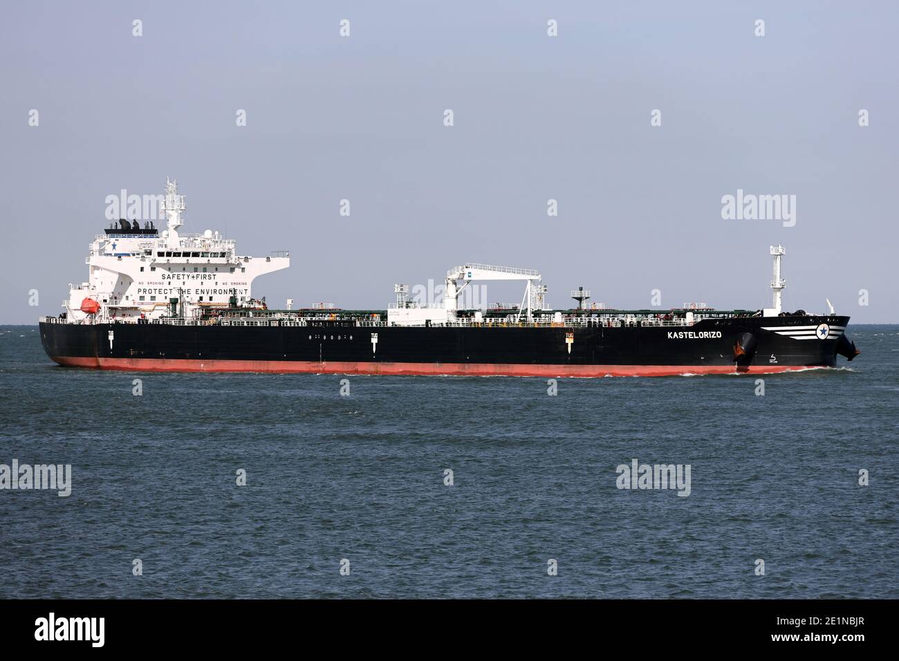 Le pétrolier Kasteloriza atteindra le port de Rotterdam le 18 septembre 2020. Banque D'Images