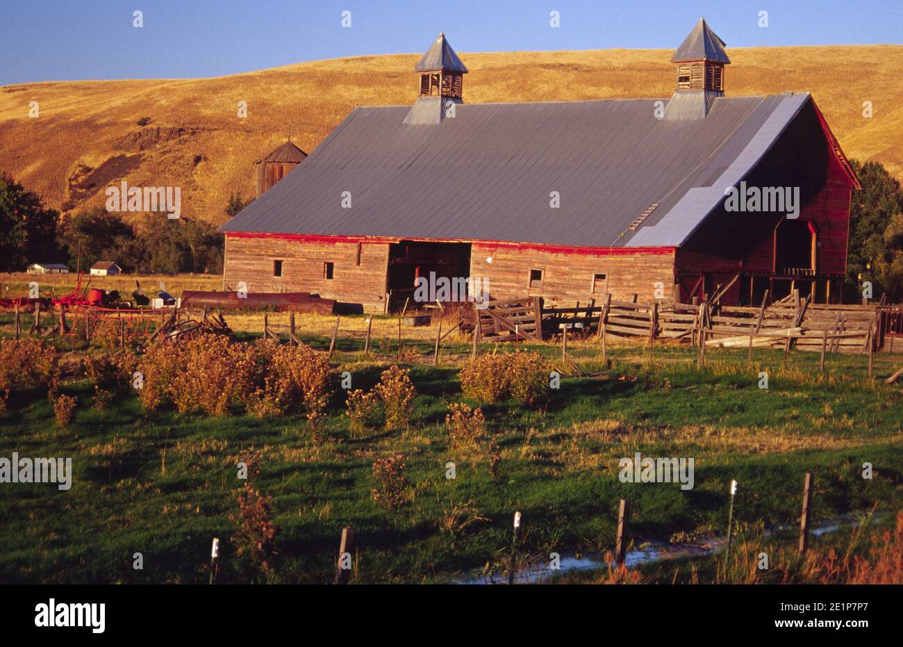 Ranch Barn, Hells Canyon Scenic Byway, comté de Wallowa, Oregon Banque D'Images