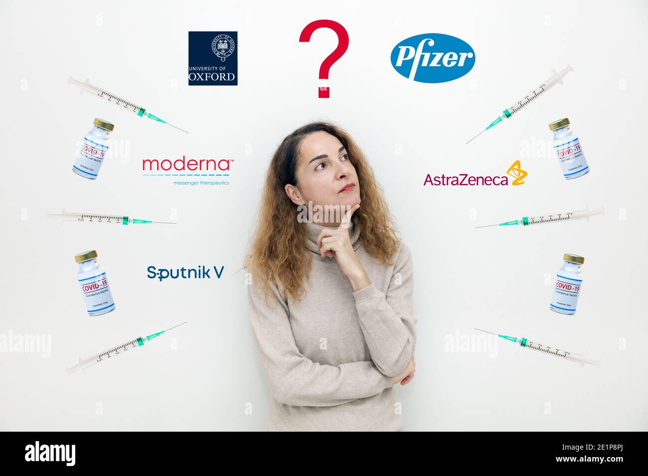 Une femme sérieuse avec des questions sur les flacons de vaccins et les logos d'Astra Zeneca, Pfizer, Moderna, Spoutnik et de l'Université d'Oxford. Banque D'Images