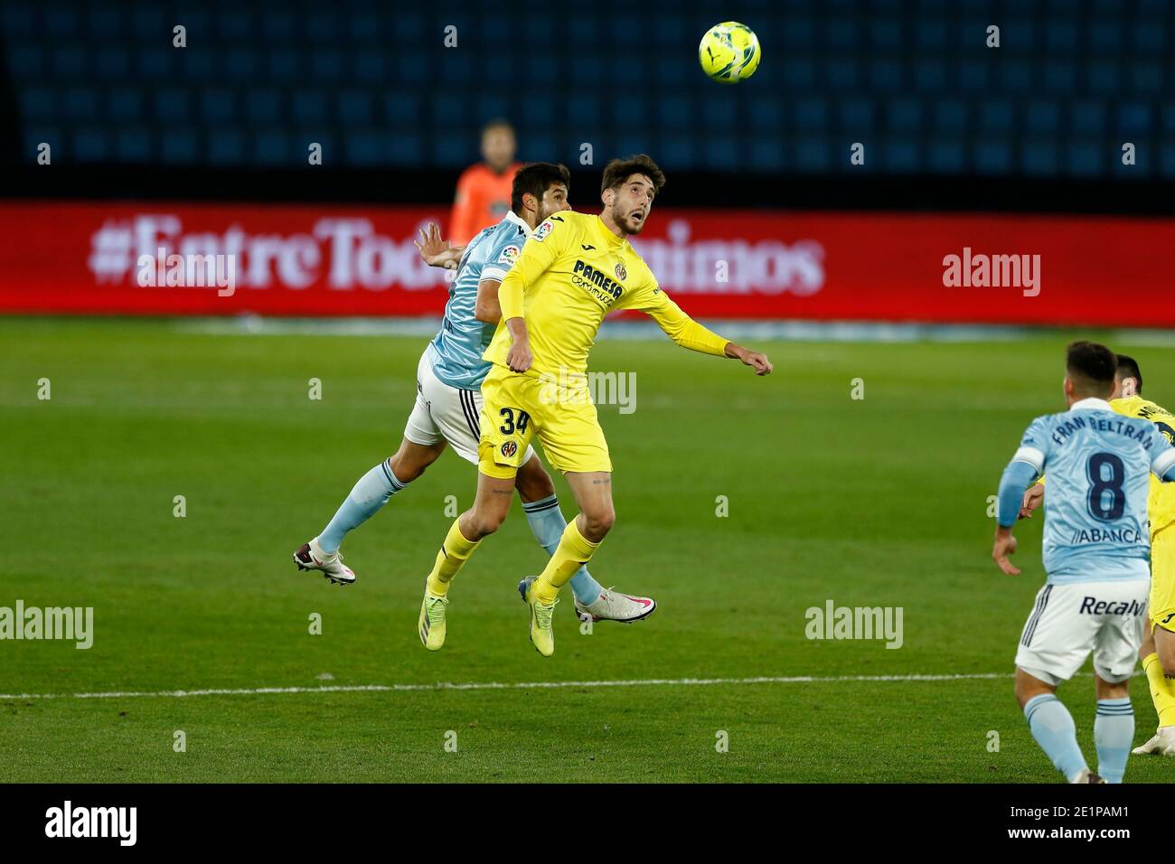 Vigo, Espagne. 8 janvier 2021. (G-D) Nestor Araujo (Celta), Fernando Nino (Villarreal) football : Espagnol 'la Liga Santander' match entre RC Celta de Vigo 0-4 Villarreal CF à l'Estadio Abanca Balaidos à Vigo, Espagne . Crédit: Mutsu Kawamori/AFLO/Alay Live News Banque D'Images