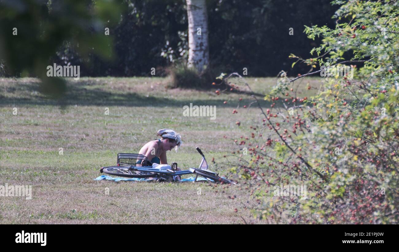 Personnes séjournant dans le parc Banque D'Images