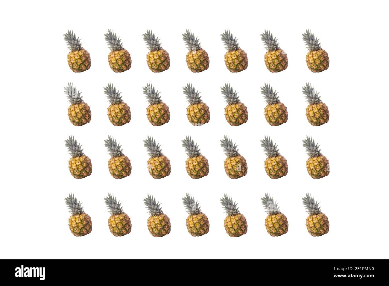 Composition symétrique de l'ananas sur fond blanc. Vue de dessus. Banque D'Images