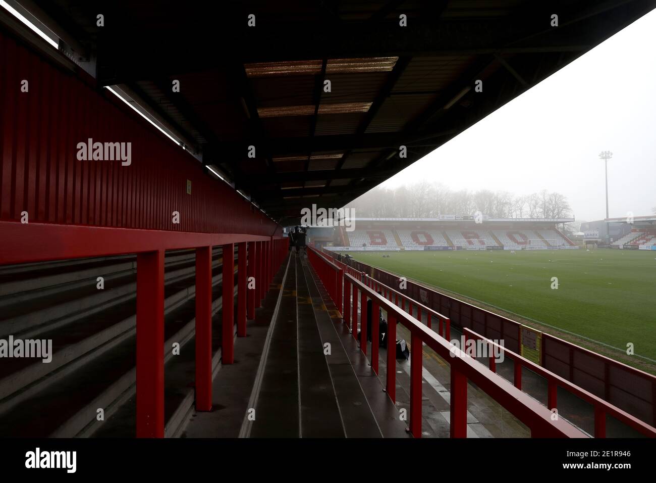 Vue générale des stands vides à l'intérieur du stade Lamex, avant le troisième tour de la coupe Emirates FA au stade Lamex, Stevenage. Banque D'Images