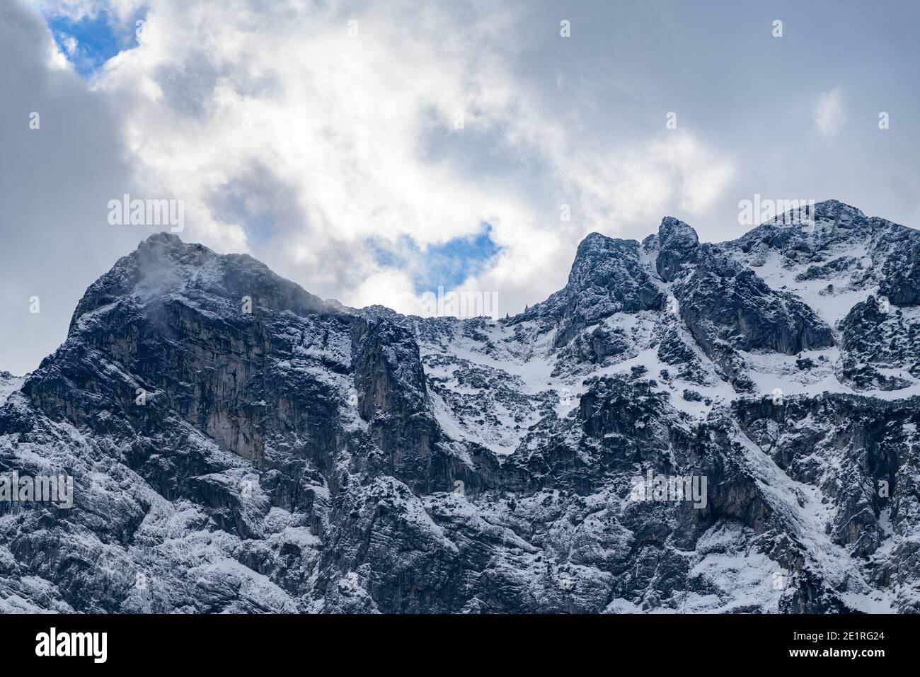 montagnes près du lac langbathsee dans la région autrichienne supérieure salzkammergut Banque D'Images