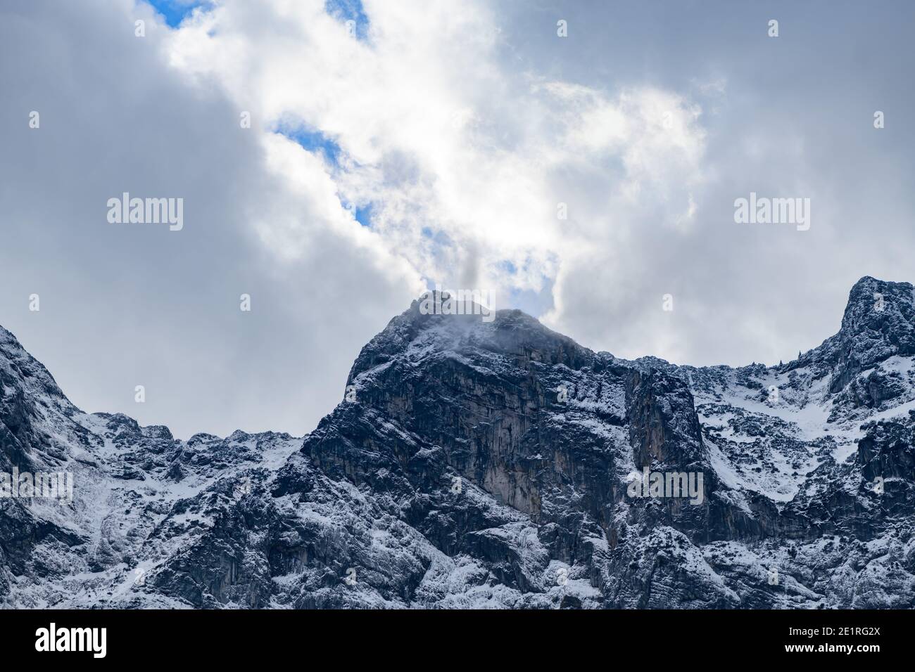 montagnes près du lac langbathsee dans la région autrichienne supérieure salzkammergut Banque D'Images