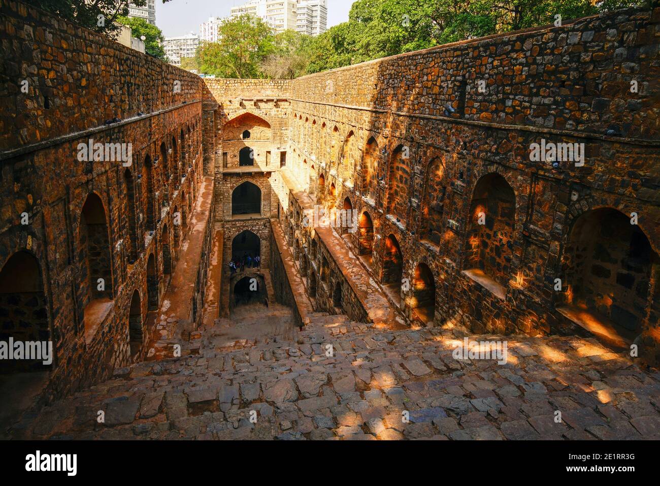 Bien dans le célèbre Agrasen Ki Baoli du X siècle à Delhi. Architecture fine des temps anciens Banque D'Images