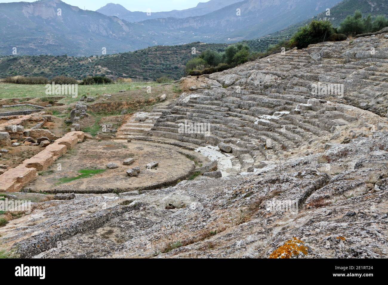L'ancien théâtre d'Egira (Aegira), dans la région d'Achaia, Péloponnèse, Grèce, Europe. Banque D'Images