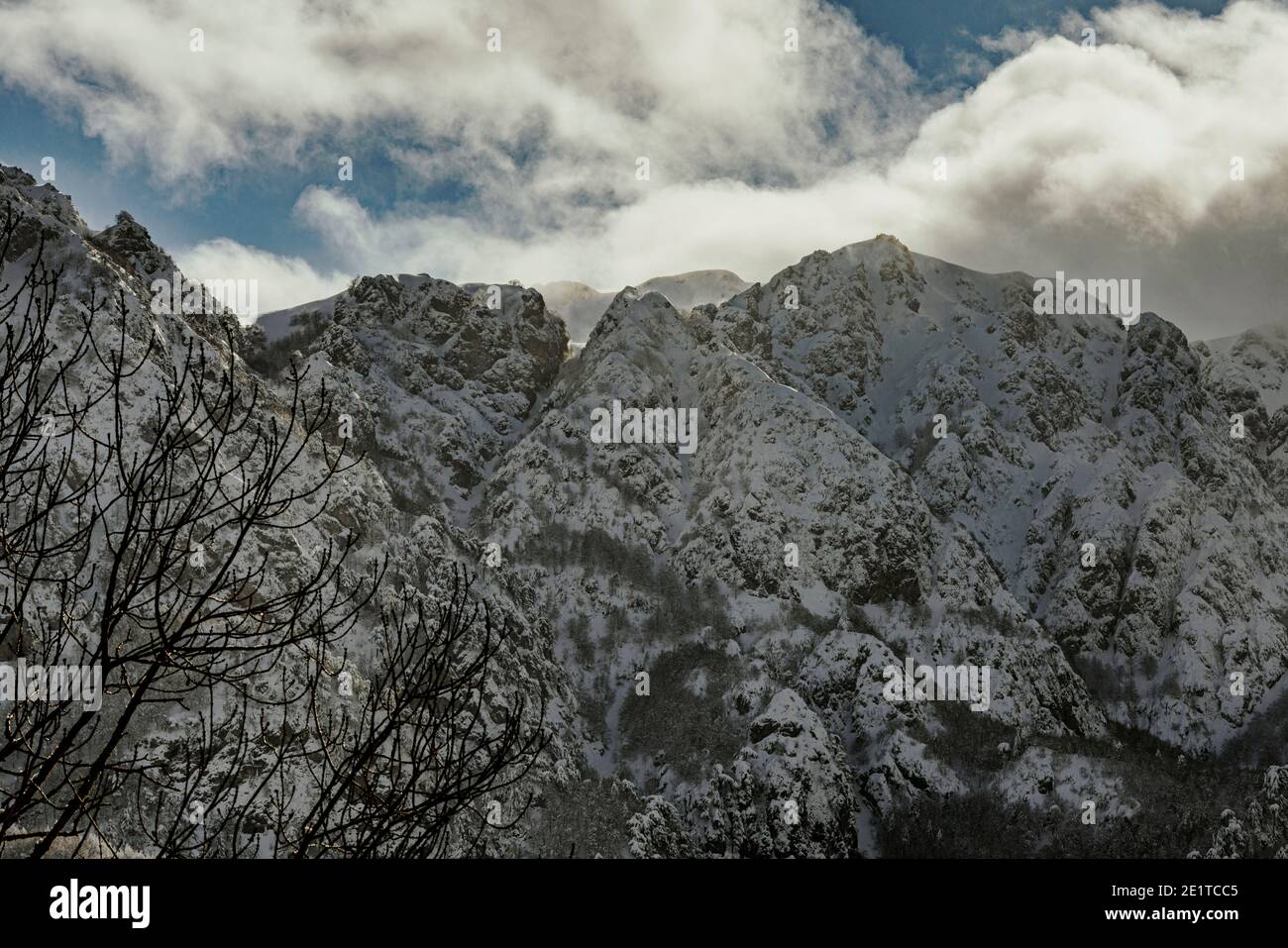 Les sommets enneigés de Camosciara dans les Abruzzes Latium et le parc national de Molise. Abruzzes, Italie, europe Banque D'Images