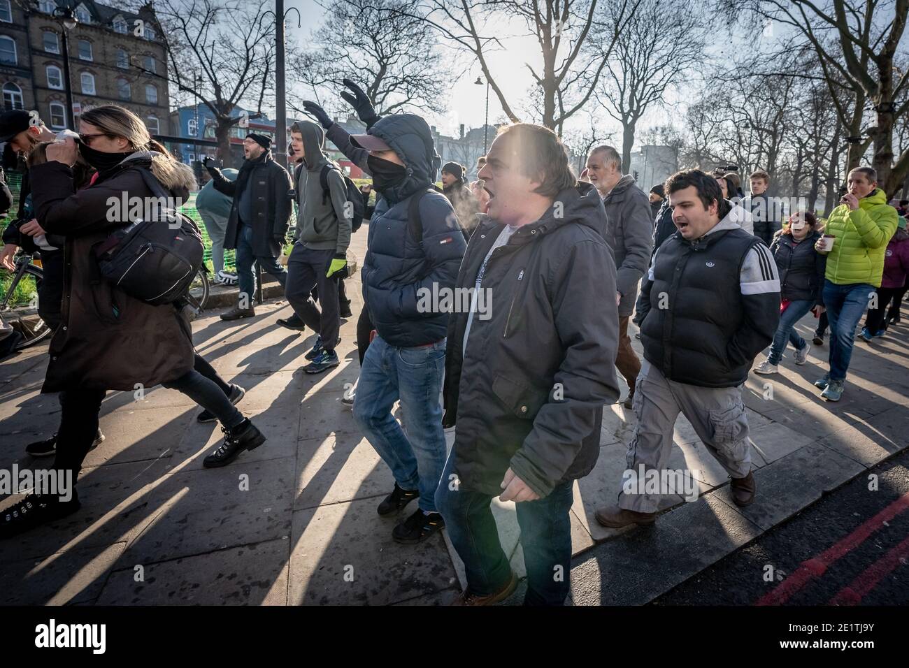 Coronavirus: Des arrestations sont effectuées au cours d'une tentative de rassemblement anti-verrouillage à Clapham Common contre les restrictions actuelles du gouvernement COVID19, Royaume-Uni. Banque D'Images