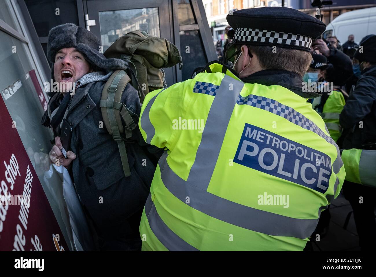 Coronavirus: Des arrestations sont effectuées au cours d'une tentative de rassemblement anti-verrouillage à Clapham Common contre les restrictions actuelles du gouvernement COVID19, Royaume-Uni. Banque D'Images