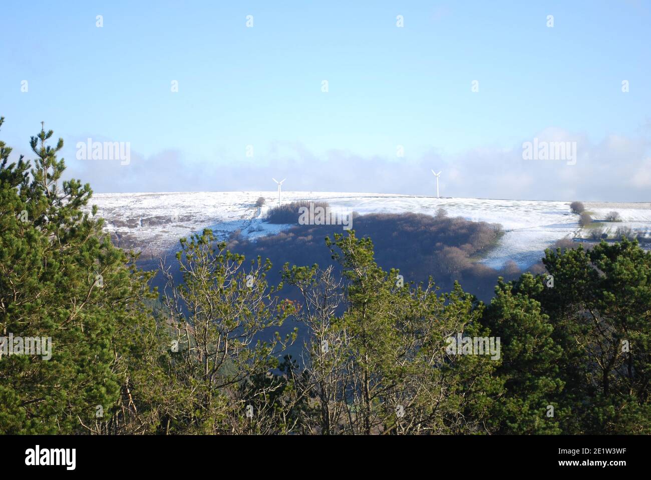 De l'autre côté du Welsh Valley Top en hiver Banque D'Images