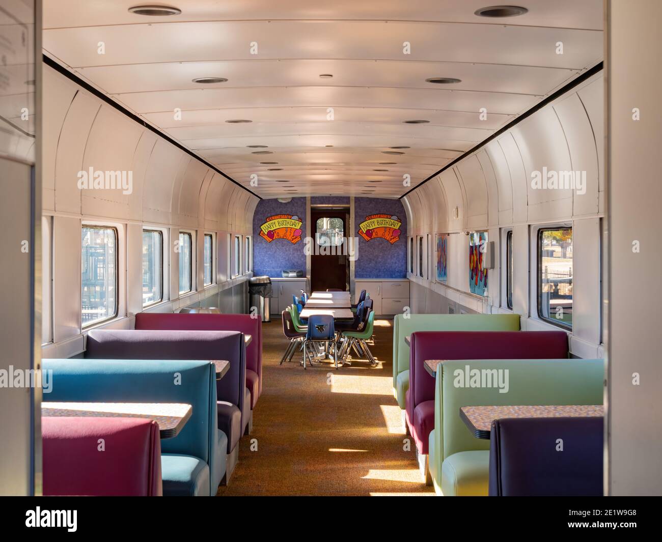 Vue Ensoleillee D Un Wagon Avec Texte Joyeux Anniversaire A Phoenix Arizona Photo Stock Alamy Vue Ensoleillee D Un Wagon Avec Texte Joyeux Anniversaire A Phoenix Arizona Photo Stock Alamy