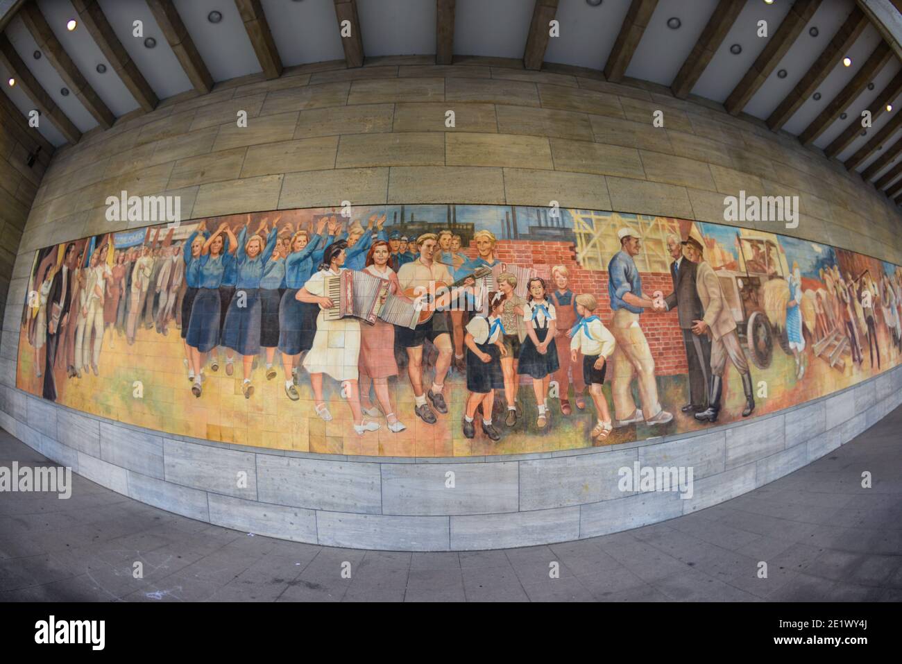 Mosaik, „Die Bedeutung des Friedens für die kulturelle Entwicklung der Menschheit und die Notwendigkeit des kämpferischen Einsatzes für ihn“, Bundesfi Banque D'Images