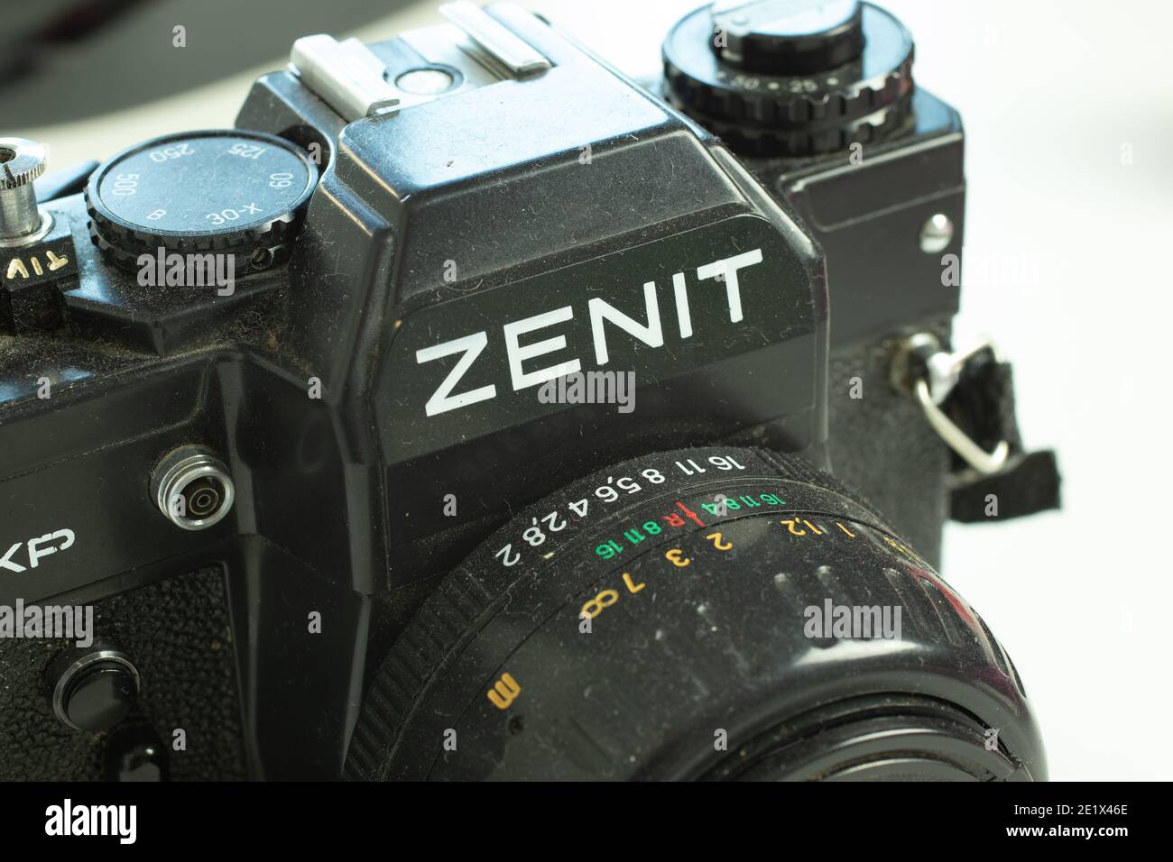 Moscou, Russie - 5 décembre 2020 : appareil photo Zenit, appareil photo rétro soviétique d'époque, Editorial. Banque D'Images