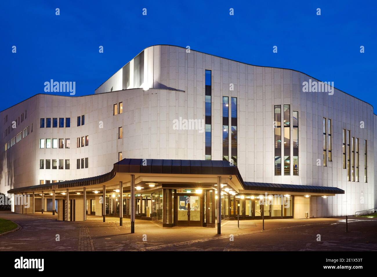 Aalto Theater am Abend, Essen, région de la Ruhr, Rhénanie-du-Nord-Westphalie, Allemagne Banque D'Images