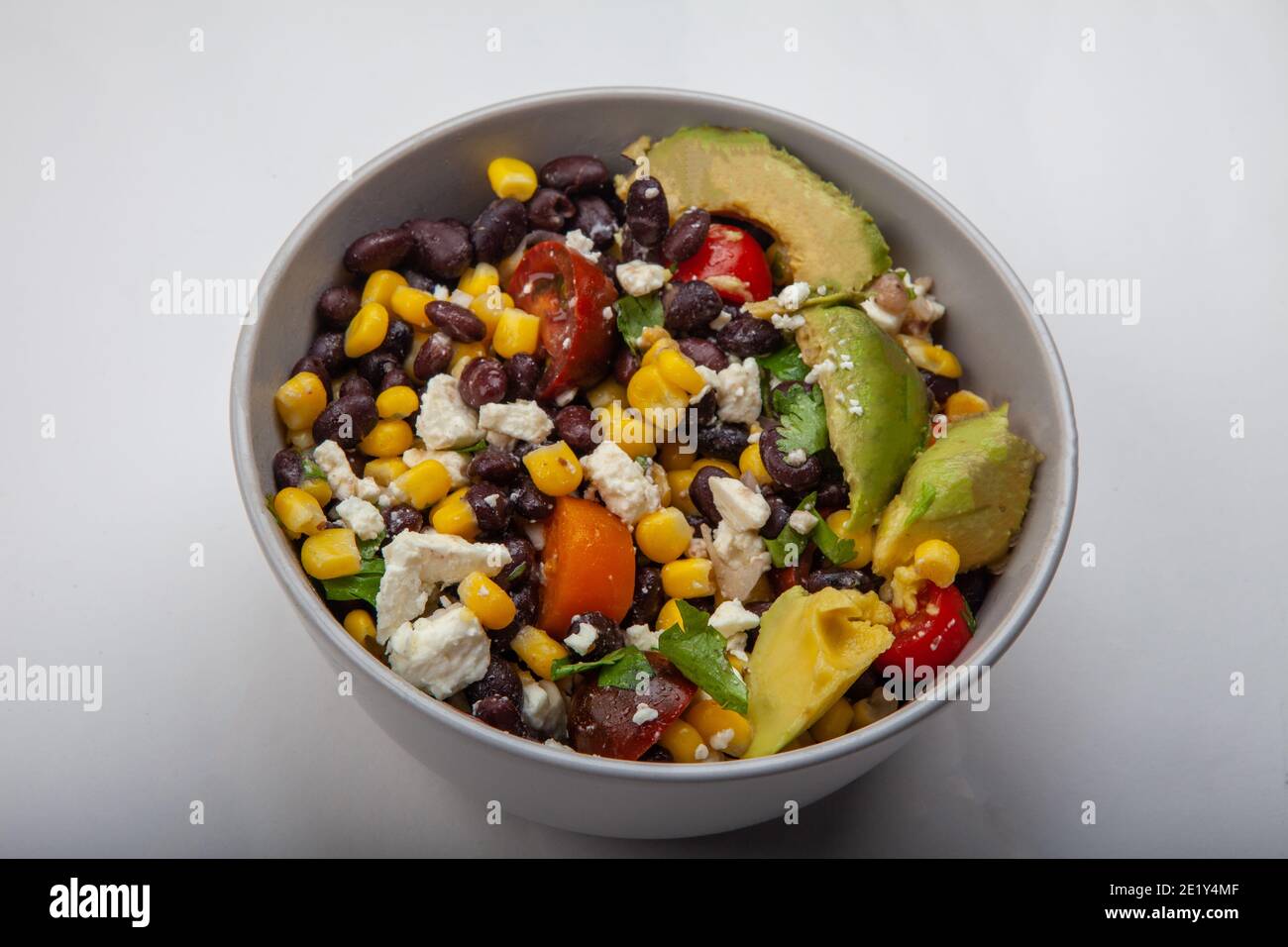 Salade de haricots noirs avec feta Banque D'Images