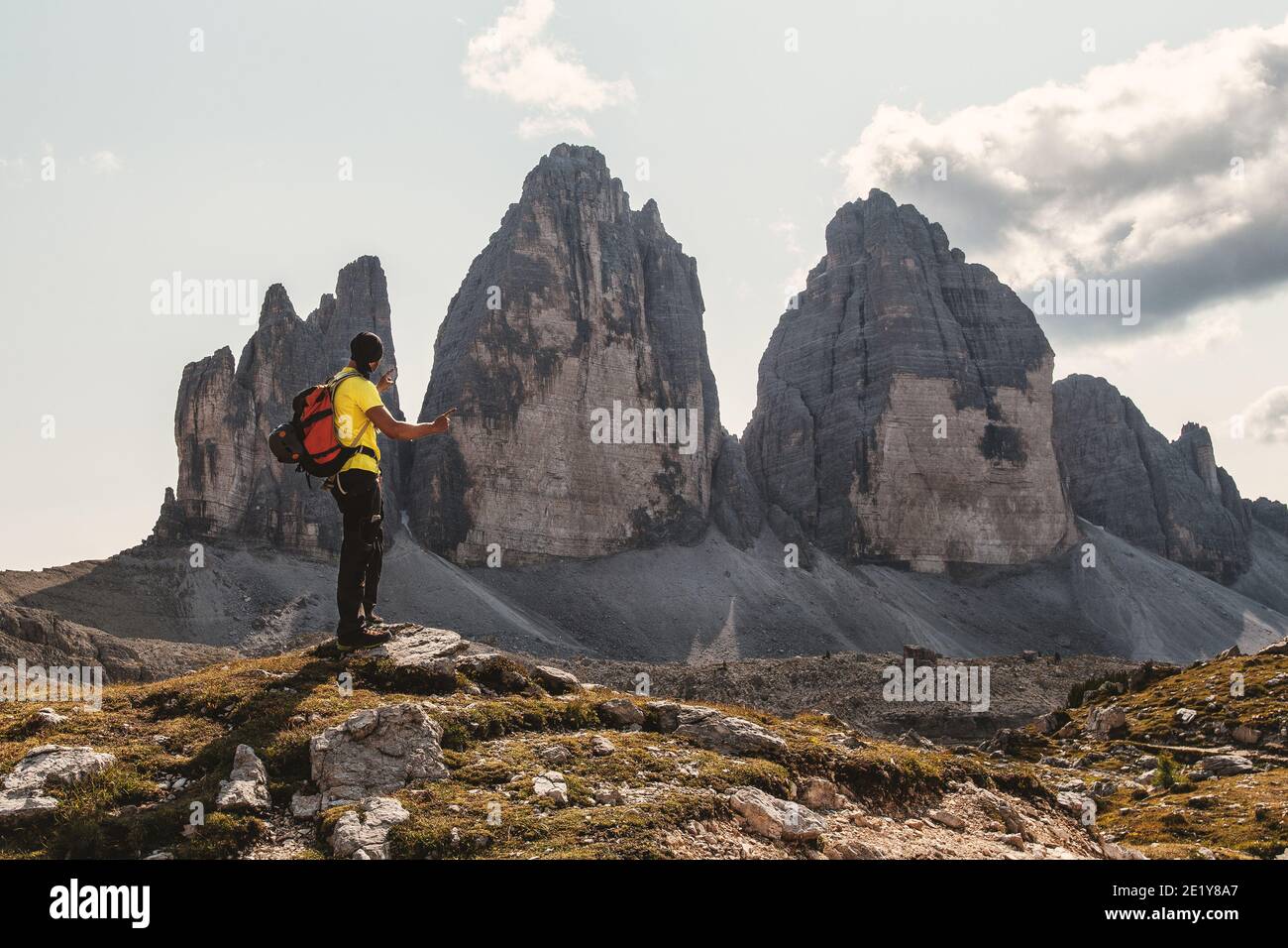 Un alpiniste dans les 3 sommets de lavaredo Banque D'Images