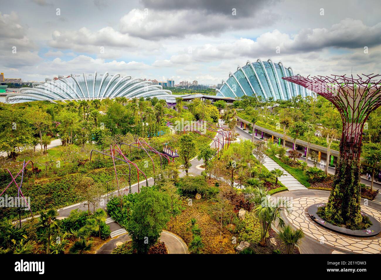 Le Flower Dome de Marina Gardens Drive est le plus grand bâtiment en serre du monde. Banque D'Images