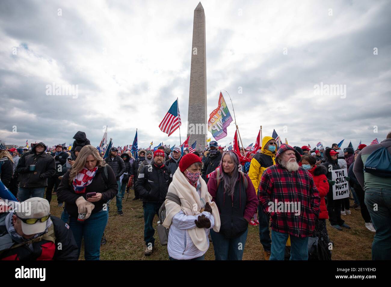 6 janvier 2021 : des milliers de partisans de Trump protestent au Washington Monument pour soutenir le président Donald Trump lors d'un rassemblement « Save America March », aujourd'hui le 06 janvier 2021 à Washington DC, États-Unis. Credit: EMAN Mohammed/ZUMA Wire/Alay Live News Banque D'Images