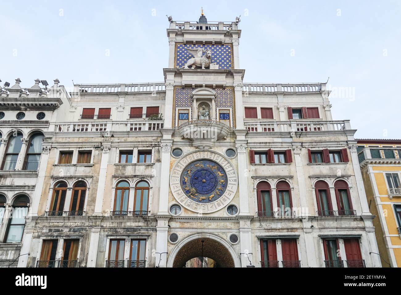 Bâtiment Renaissance de la Tour de l'horloge Saint-Marc sur la Piazza San Marco à Venise, Italie Banque D'Images