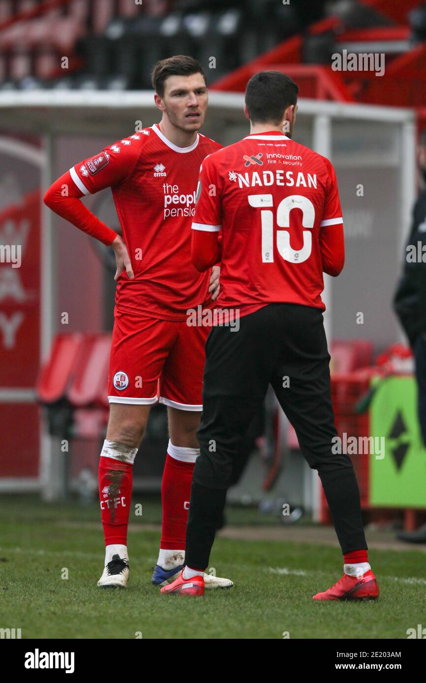 Crawley, Royaume-Uni. 10 janvier 2021. GOALSCORERS Jordan Tunnicliffe et Ashley Nadesan de Crawley Town attendent d'être interviewés lors de la coupe FA 3ème Round match entre Crawley Town et Leeds United au stade People Pension, Crawley, Angleterre, le 10 janvier 2021. Photo de Ken Sparks. Utilisation éditoriale uniquement, licence requise pour une utilisation commerciale. Aucune utilisation dans les Paris, les jeux ou les publications d'un seul club/ligue/joueur. Crédit : UK Sports pics Ltd/Alay Live News Banque D'Images