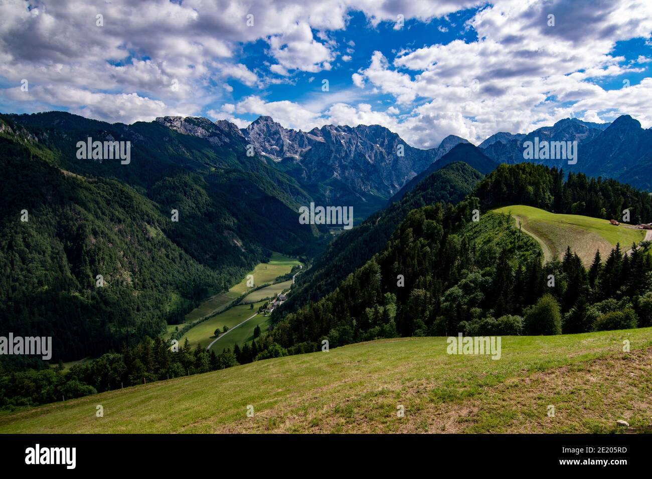 Perspectives de Solcava à Logarska Dolina, Slovénie Banque D'Images