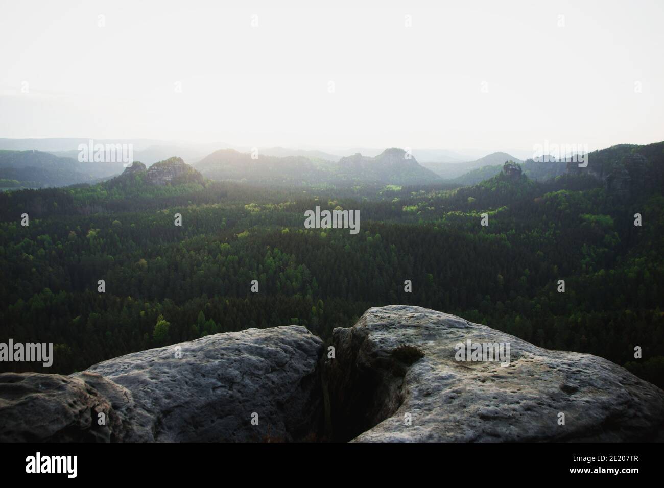 Coucher de soleil panorama bord falaise crack crevasse à de Kleiner Winterberg Saxe Suisse Elbe grès montagnes Saxe Allemagne Europe Banque D'Images